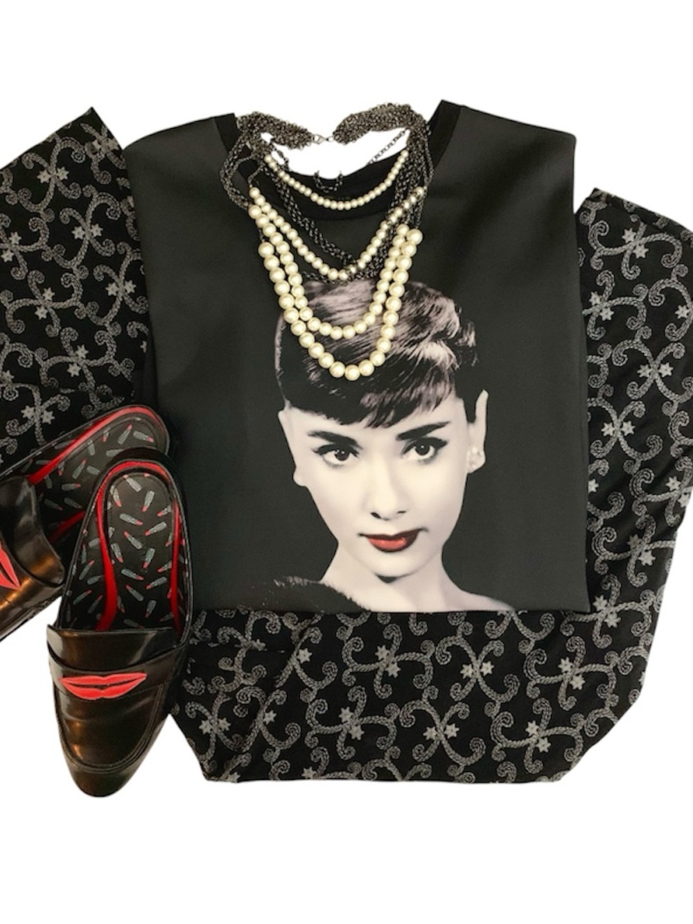 Classic Audrey Hepburn Graphic Print Black Pullover Sweatshirt- S